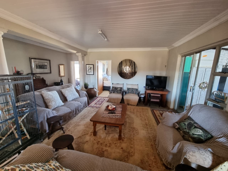 5 Bedroom Property for Sale in Kromkloof North Sh Free State